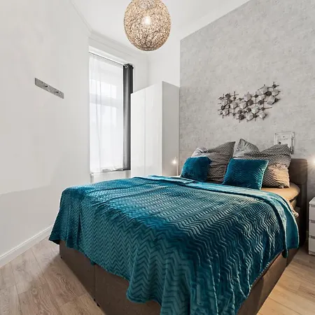 The Mierendorf Hinterhaus, 2 Bed Up To 4 People Berlim