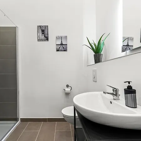 The Mierendorf Hinterhaus, 2 Bed Up To 4 People Apartamento Berlim