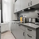 The Mierendorf Iii, Group & Family Friendly, 2 Bedroom 1,5 Bath Rooms, Ideal For 2 -5 Guests