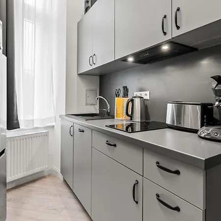 The Mierendorf Iii, Group & Family Friendly, 2 Bedroom 1,5 Bath Rooms, Ideal For 2 -5 Guests