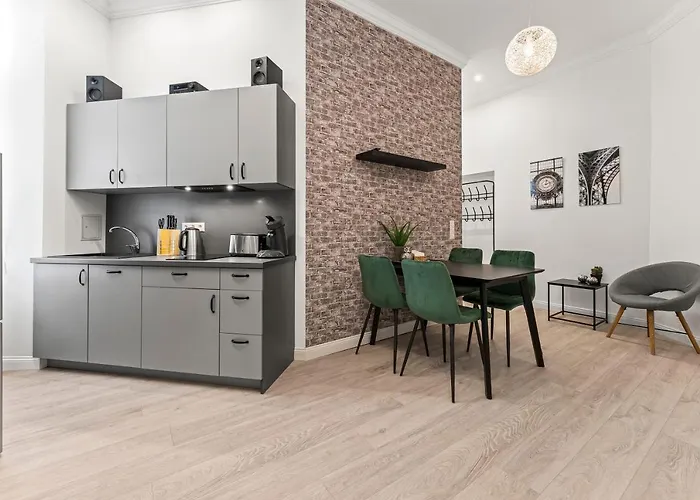 شقة The Mierendorf Iii, Group & Family Friendly, 2 Bedroom 1,5 Bath Rooms, Ideal For 2 -4 Guests, Self Check In برلين